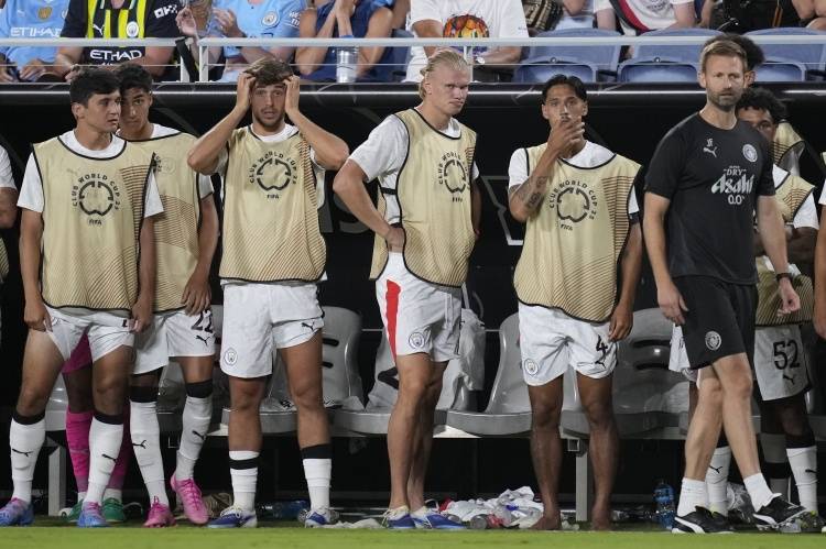 阿斯报：曼城已豪掷1.5亿欧，但世俱杯出局预示这还不够